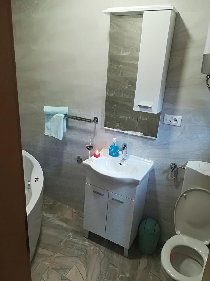 Apartment Nela Baška Voda Екстериор снимка