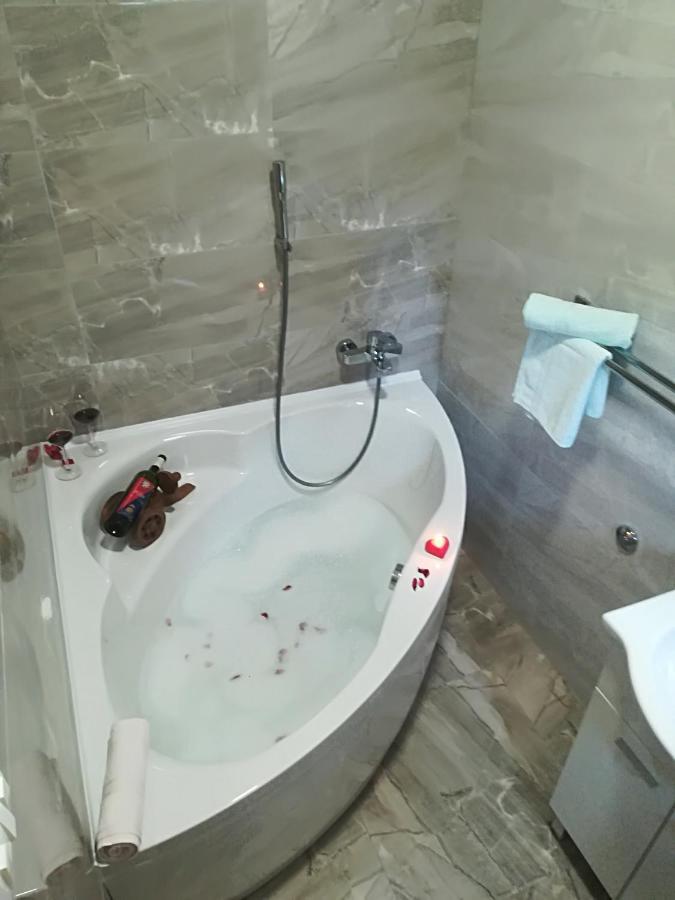 Apartment Nela Baška Voda Екстериор снимка