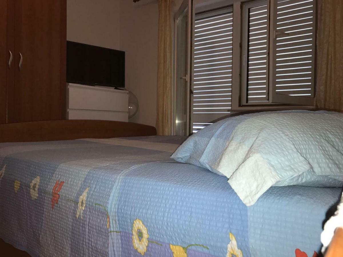 Apartment Nela Baška Voda Екстериор снимка
