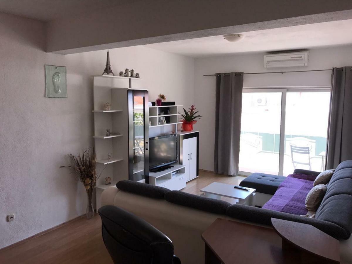 Apartment Nela Baška Voda Екстериор снимка
