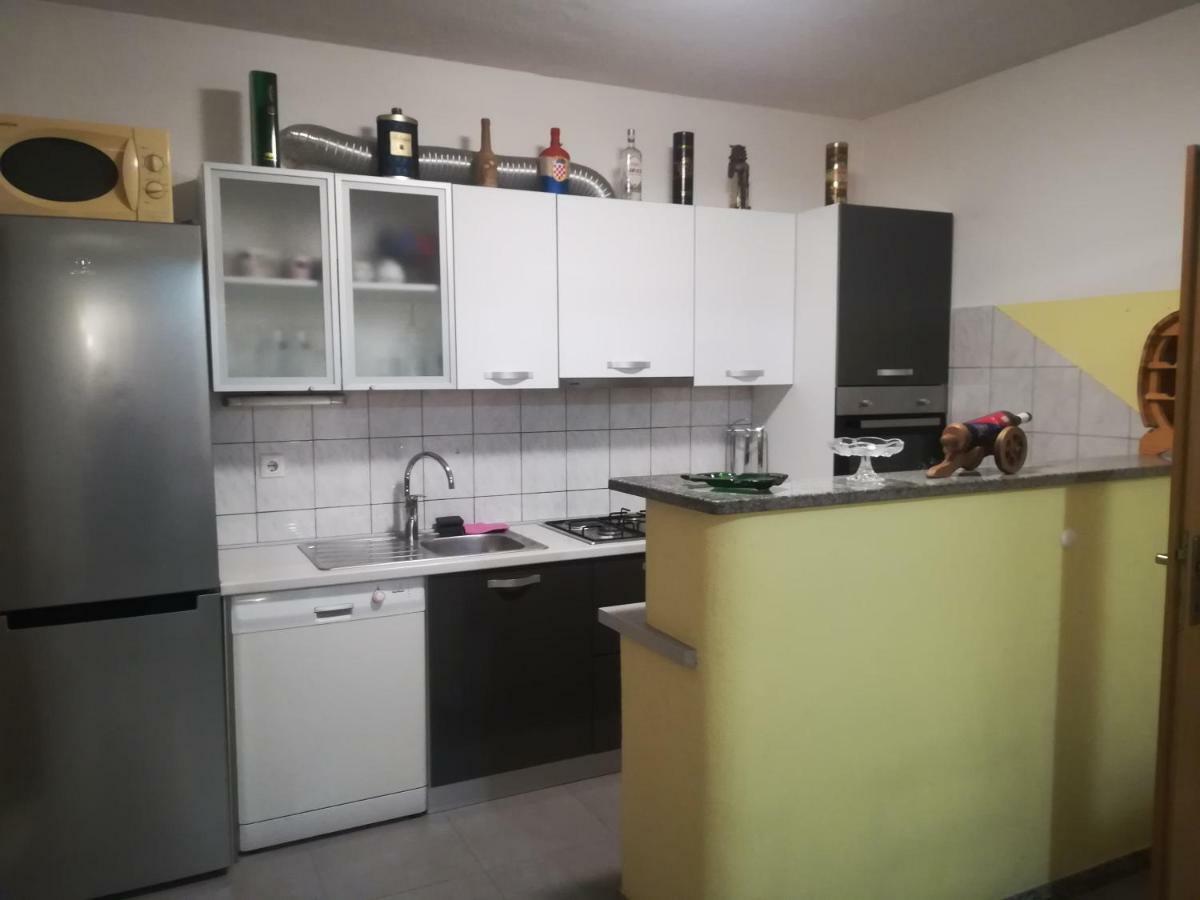 Apartment Nela Baška Voda Екстериор снимка