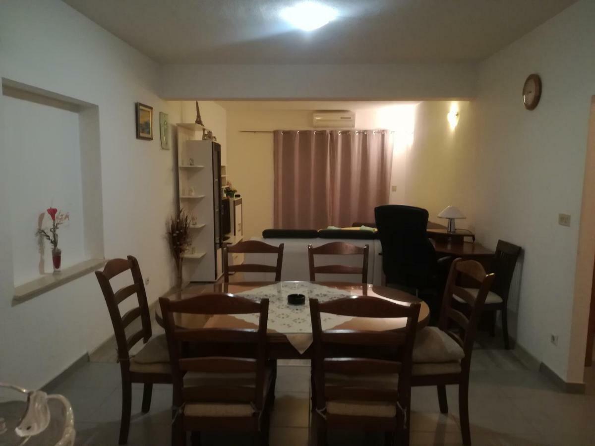 Apartment Nela Baška Voda Екстериор снимка