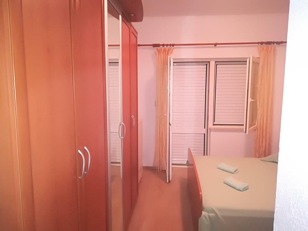 Apartment Nela Baška Voda Екстериор снимка