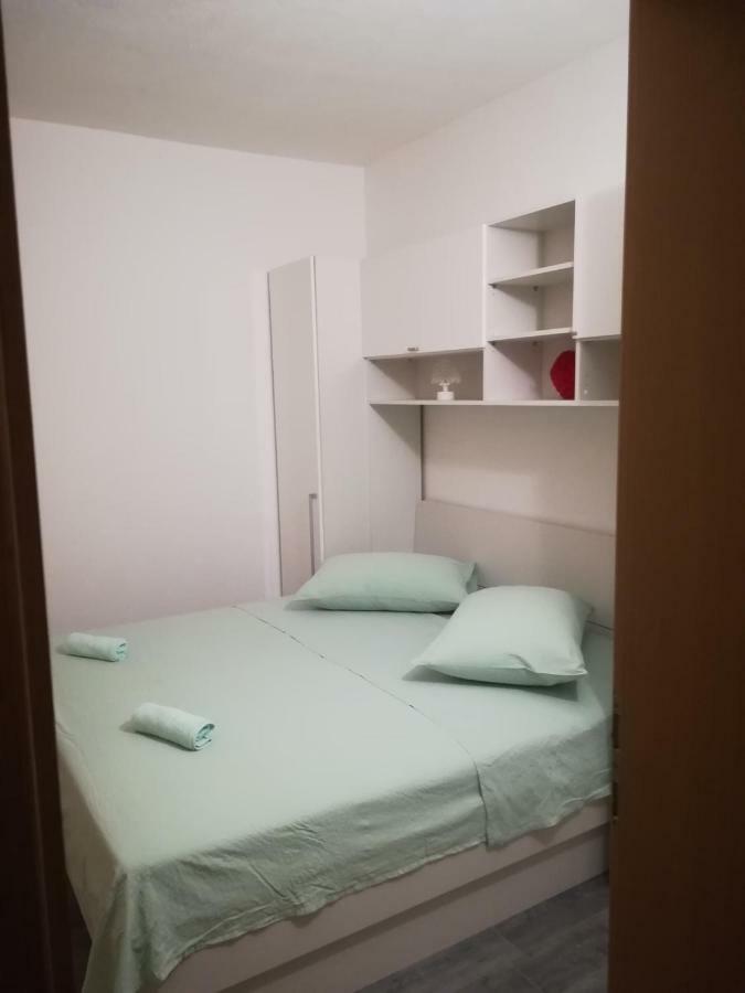 Apartment Nela Baška Voda Екстериор снимка
