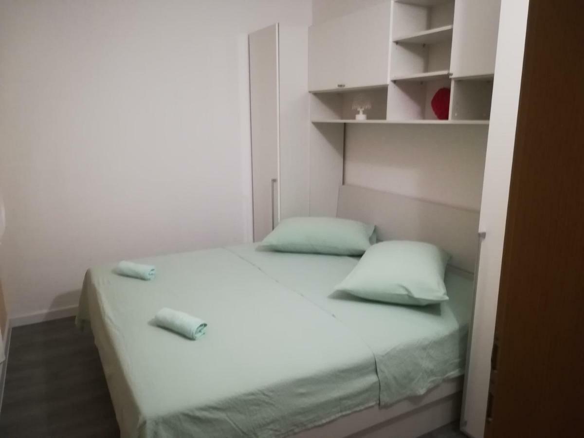 Apartment Nela Baška Voda Екстериор снимка